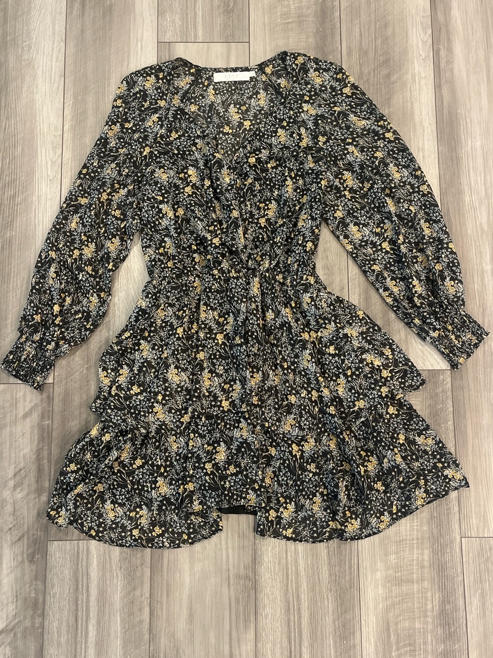 ASTR The Label Black Floral Tiered Long-Sleeve Dress
